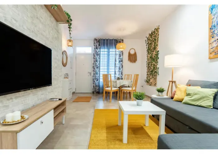 Se Alquila En Boliches * フエンヒロラ